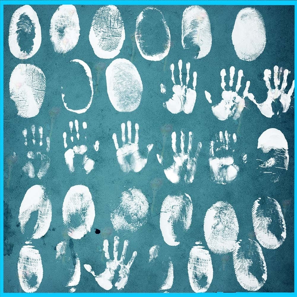 ProcreateとPhotoshop用の60種類の指紋と手形のブラシセット - 手のひらの跡、手と足の跡、リアルなテクスチャ素材