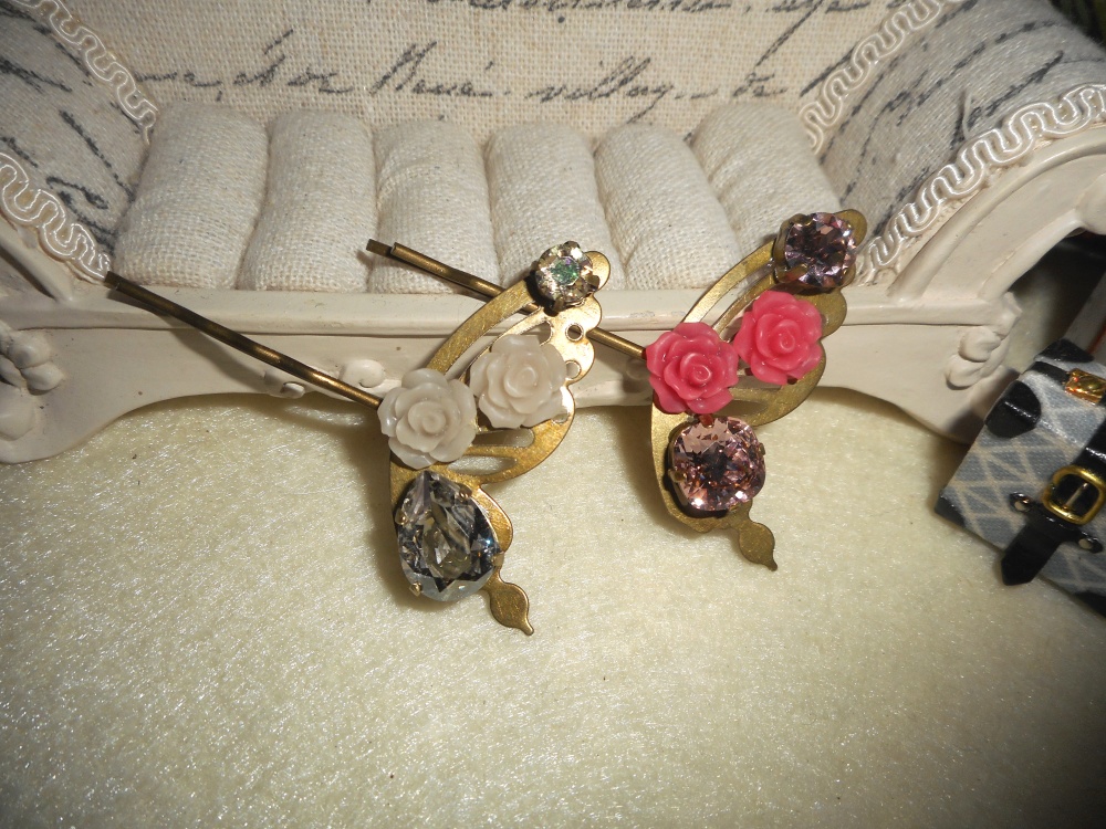 ヘアピン・蝶(片羽)