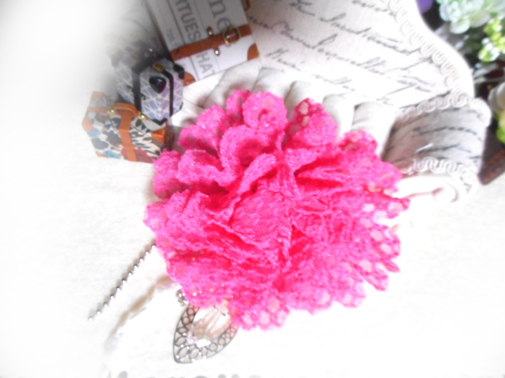 コサージュ・濃ピンク