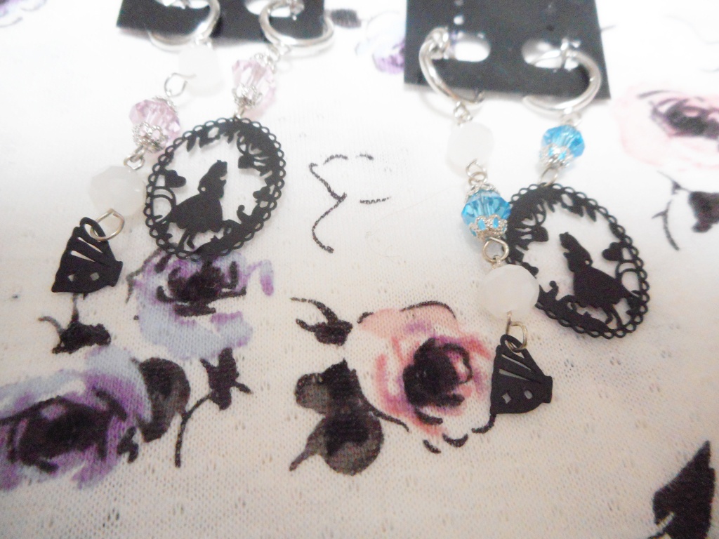 ピアス・イヤリング(不思議の国のアリス)