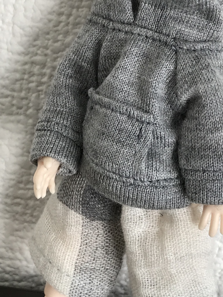オビツ11 シンプルなgreyのパーカー