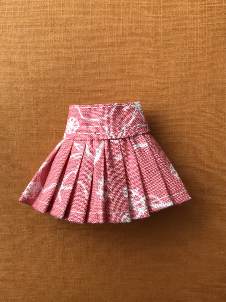 オビツ11 pinkのプリーツスカート