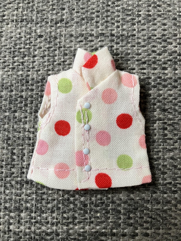 オビツ11  ノースリーブシャツ　水玉