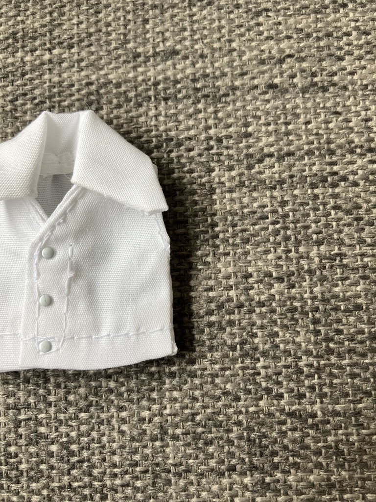 オビツ11  Vネックノースリーブシャツ　white