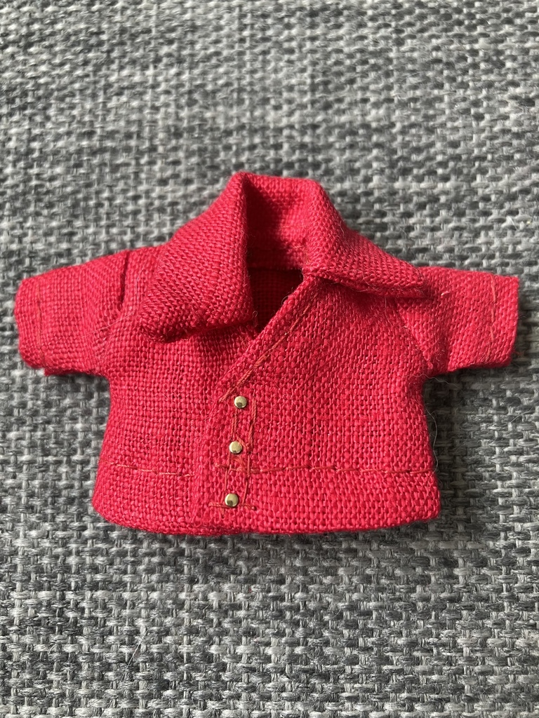 オビツ11  上質な麻のVネック半袖シャツ　red