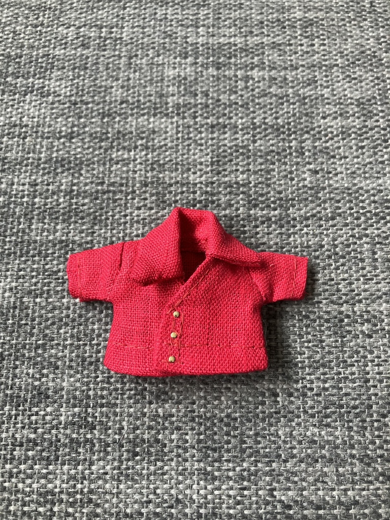 オビツ11  上質な麻のVネック半袖シャツ　red