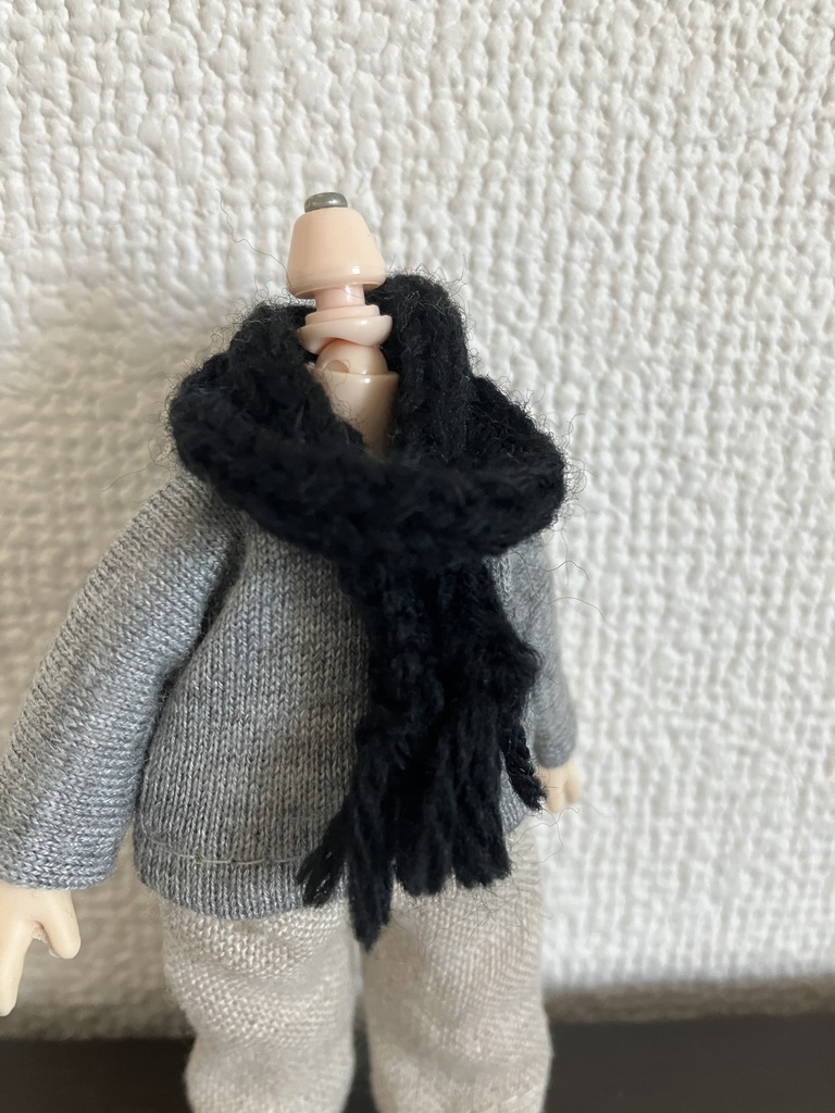 オビツ11  手編みのマフラー
