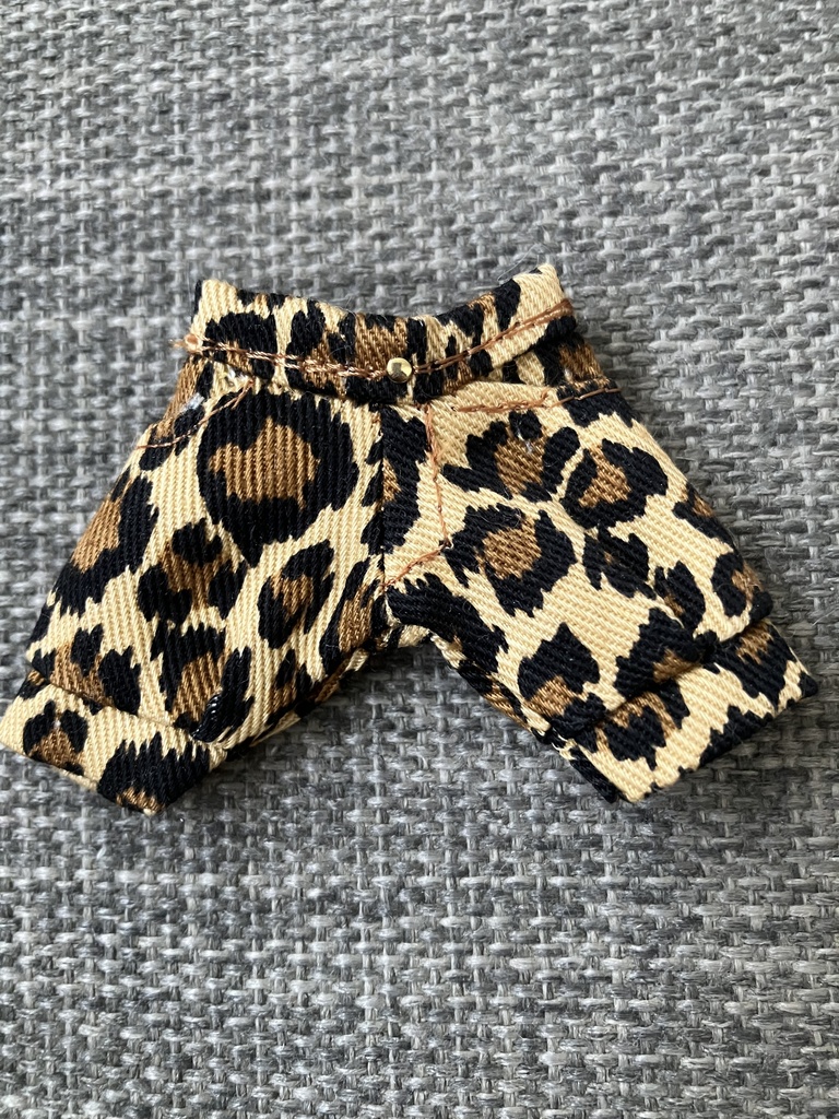 オビツ11  ハーフパンツ　豹柄