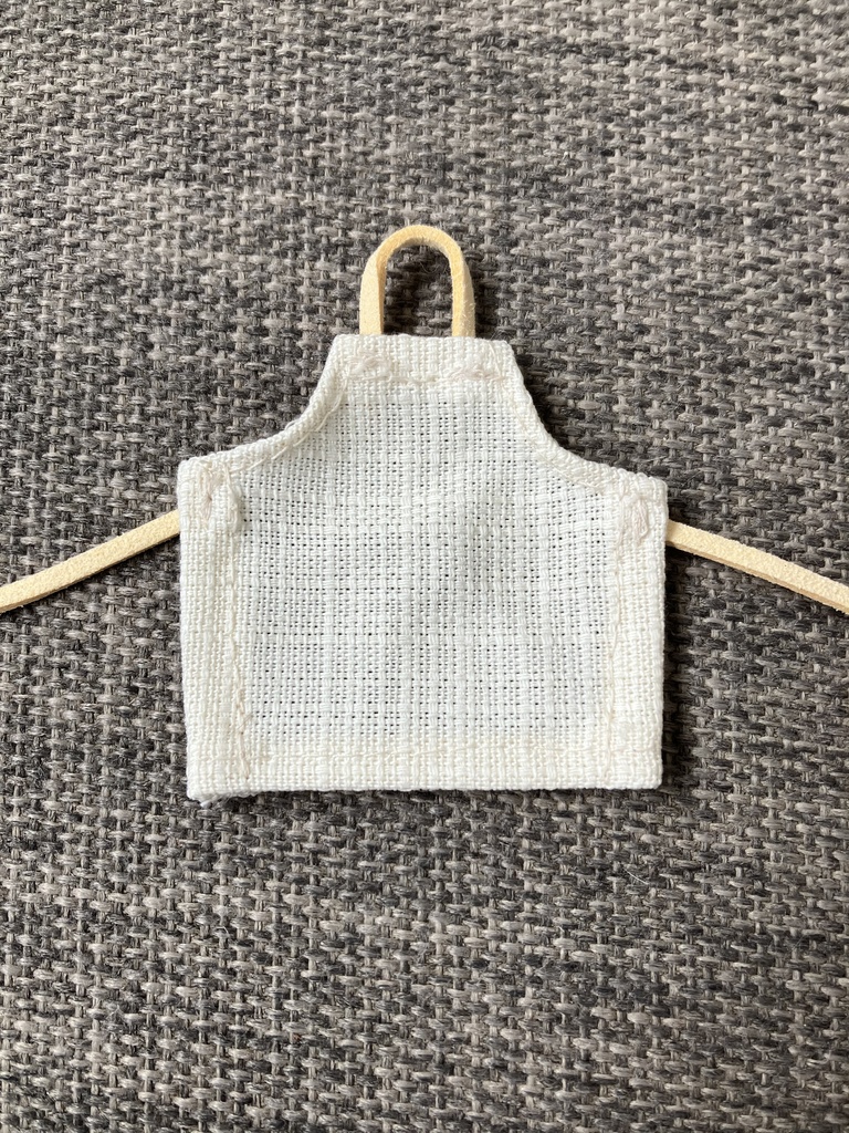 オビツ11  エプロン　off-white