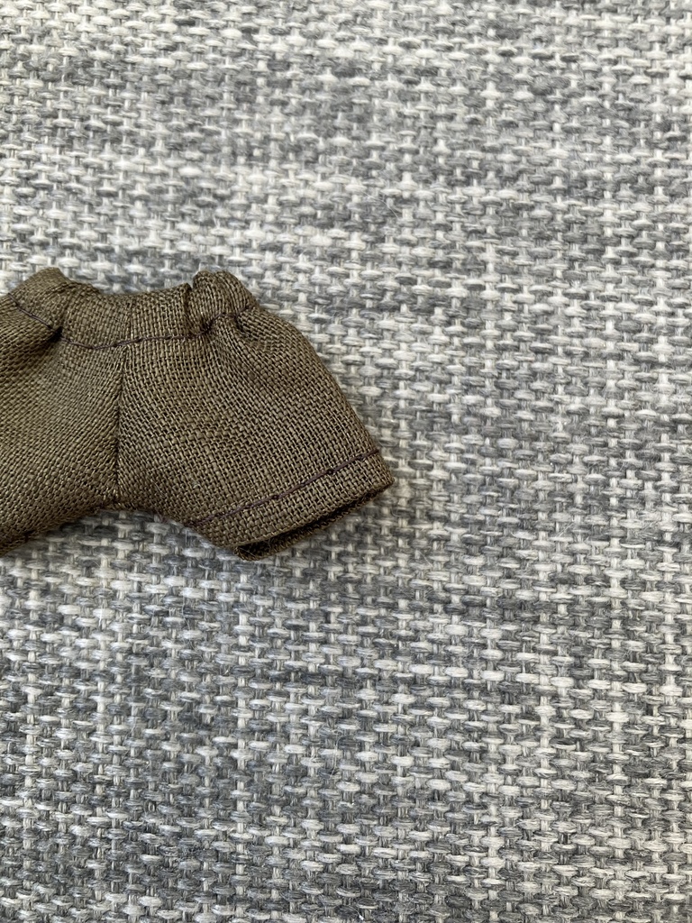オビツ11  上質な麻のショートパンツ　khaki