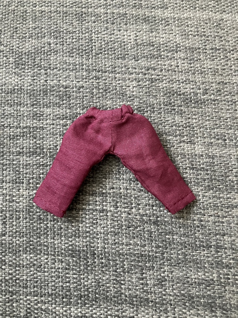 オビツ11  シンプルなパンツ　ボルドー