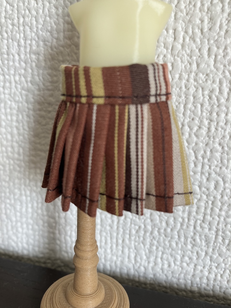 オビツ11  プリーツスカート　ストライプ　brown
