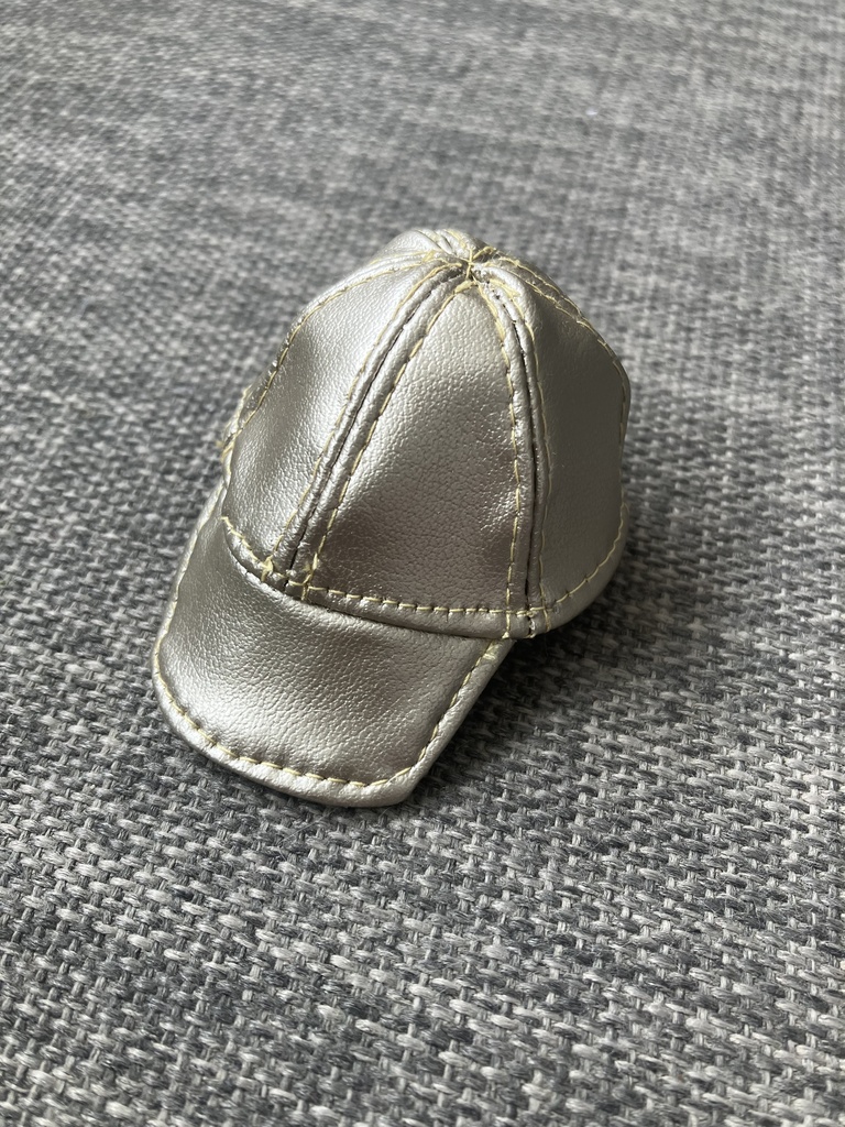 オビツ11  キャップ　gold
