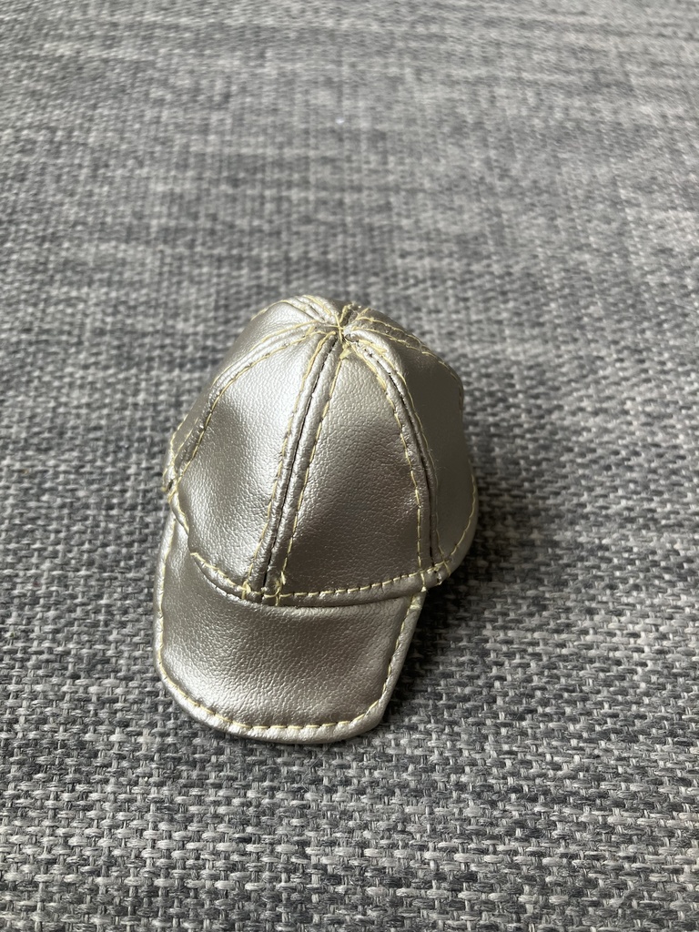オビツ11  キャップ　gold