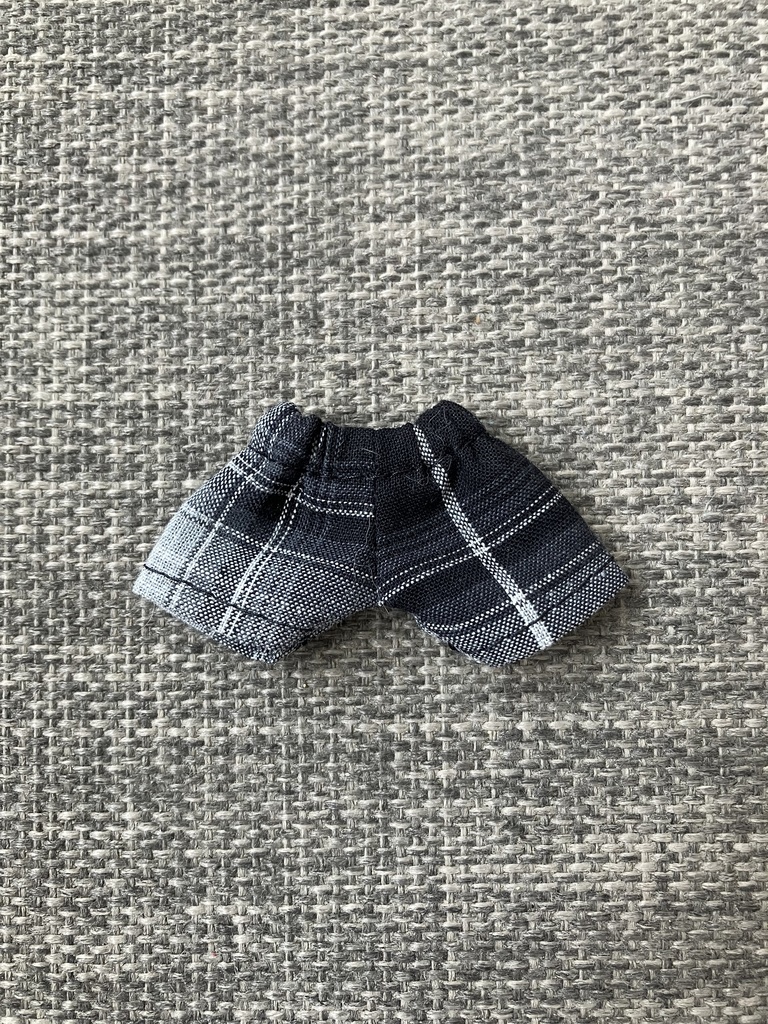 オビツ11  ショートパンツ　黒×白