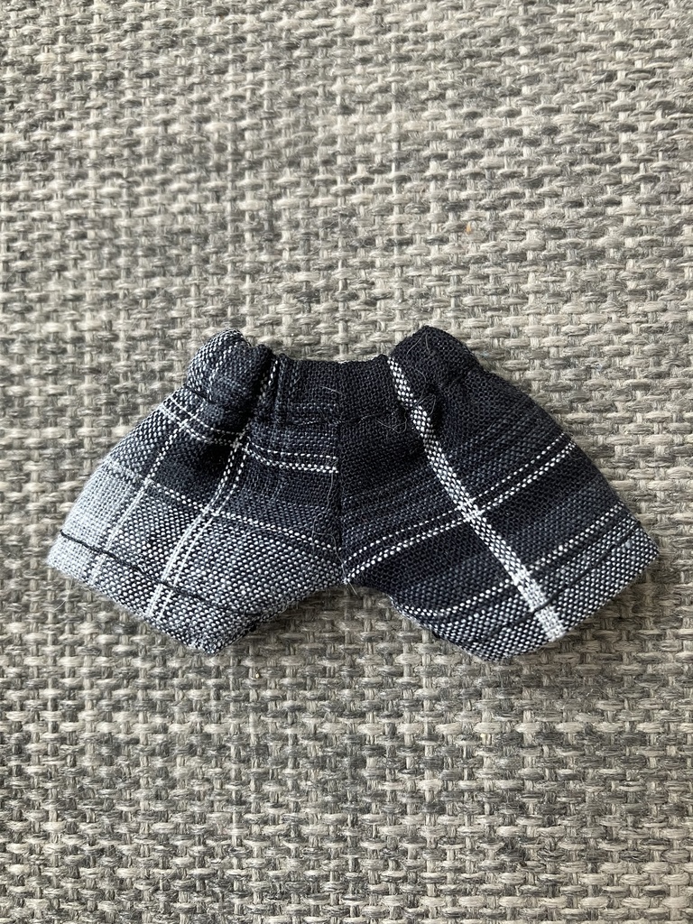 オビツ11  ショートパンツ　黒×白