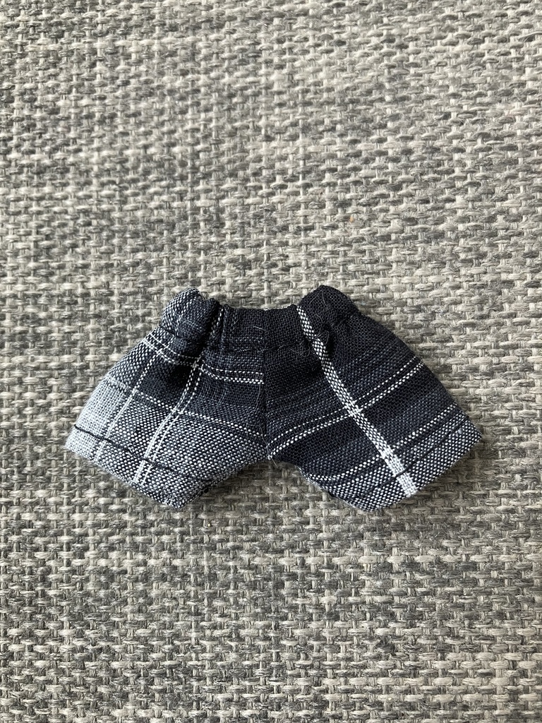 オビツ11  ショートパンツ　黒×白