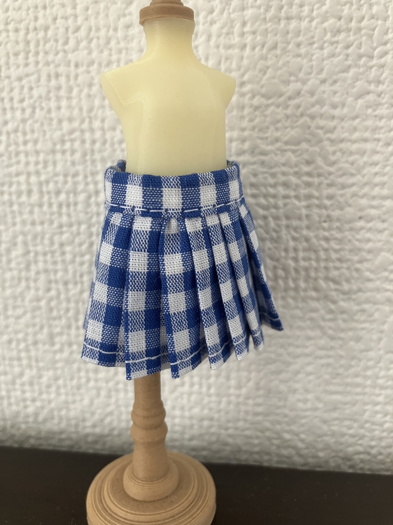 オビツ11  ギンガムチェックのプリーツスカート　blue