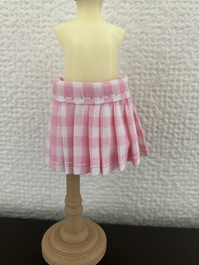 オビツ11  ギンガムチェックのプリーツスカート　pink