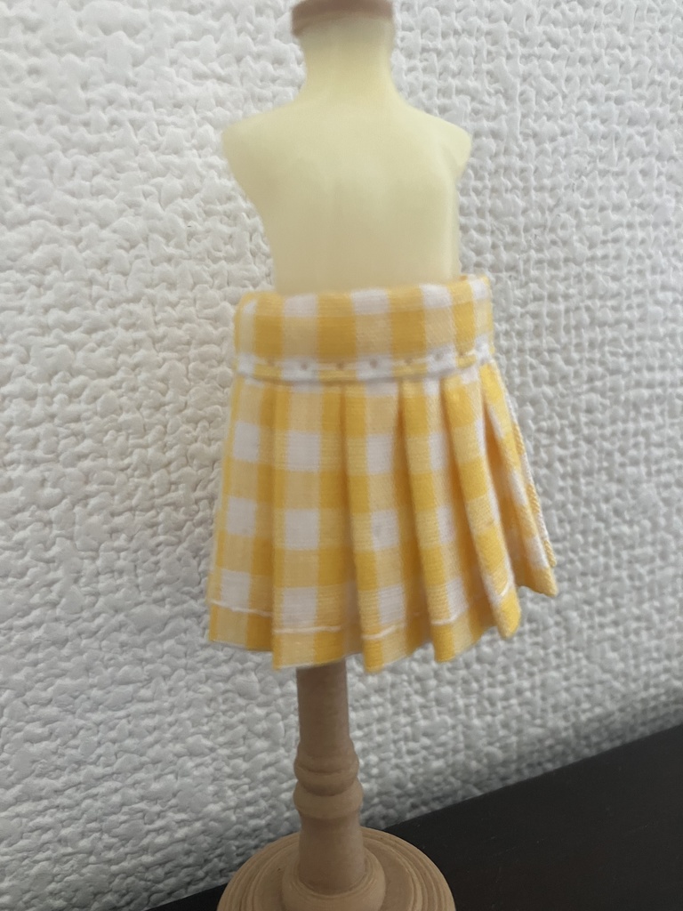 オビツ11  ギンガムチェックのプリーツスカート　yellow
