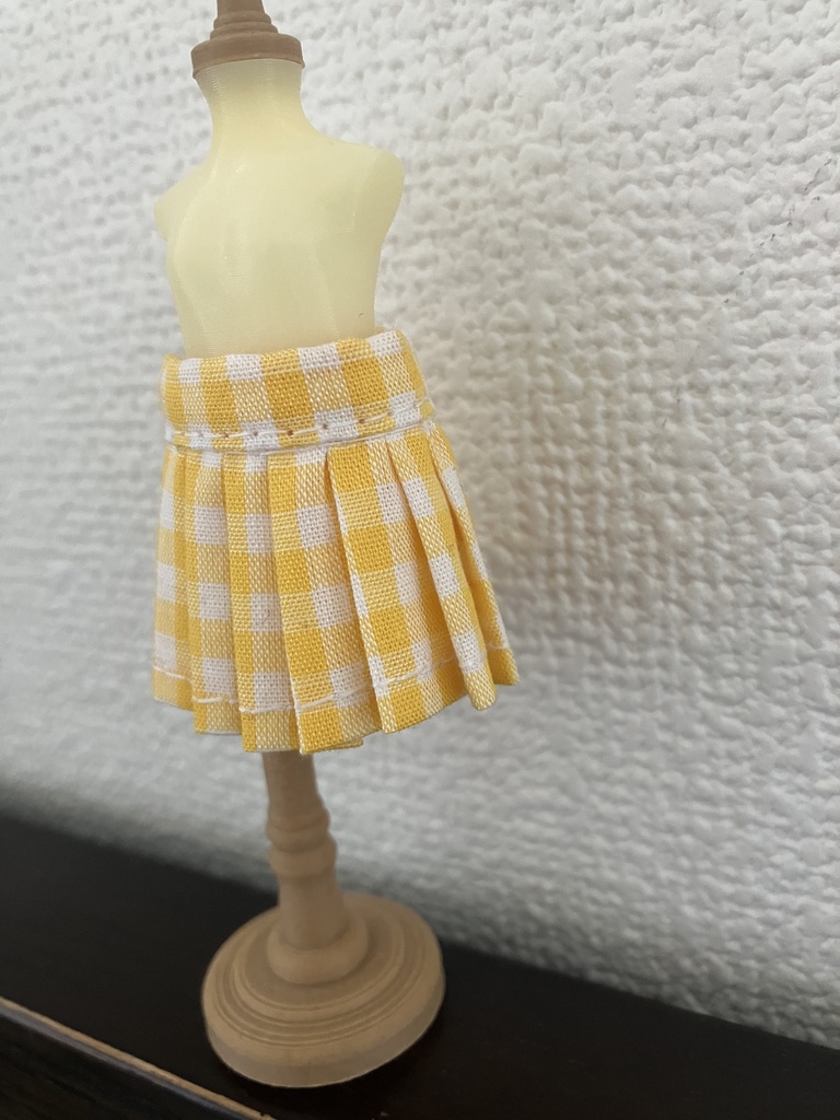 オビツ11  ギンガムチェックのプリーツスカート　yellow