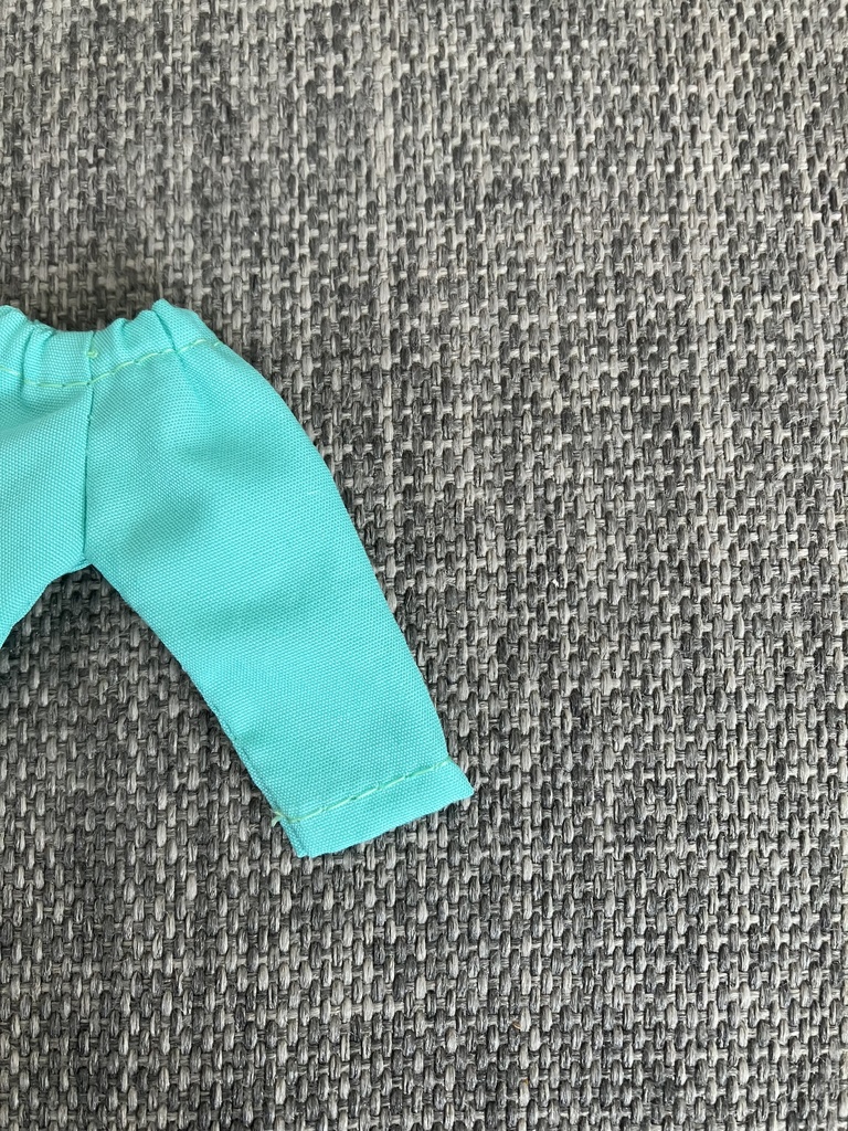 オビツ11  シンプルなパンツ