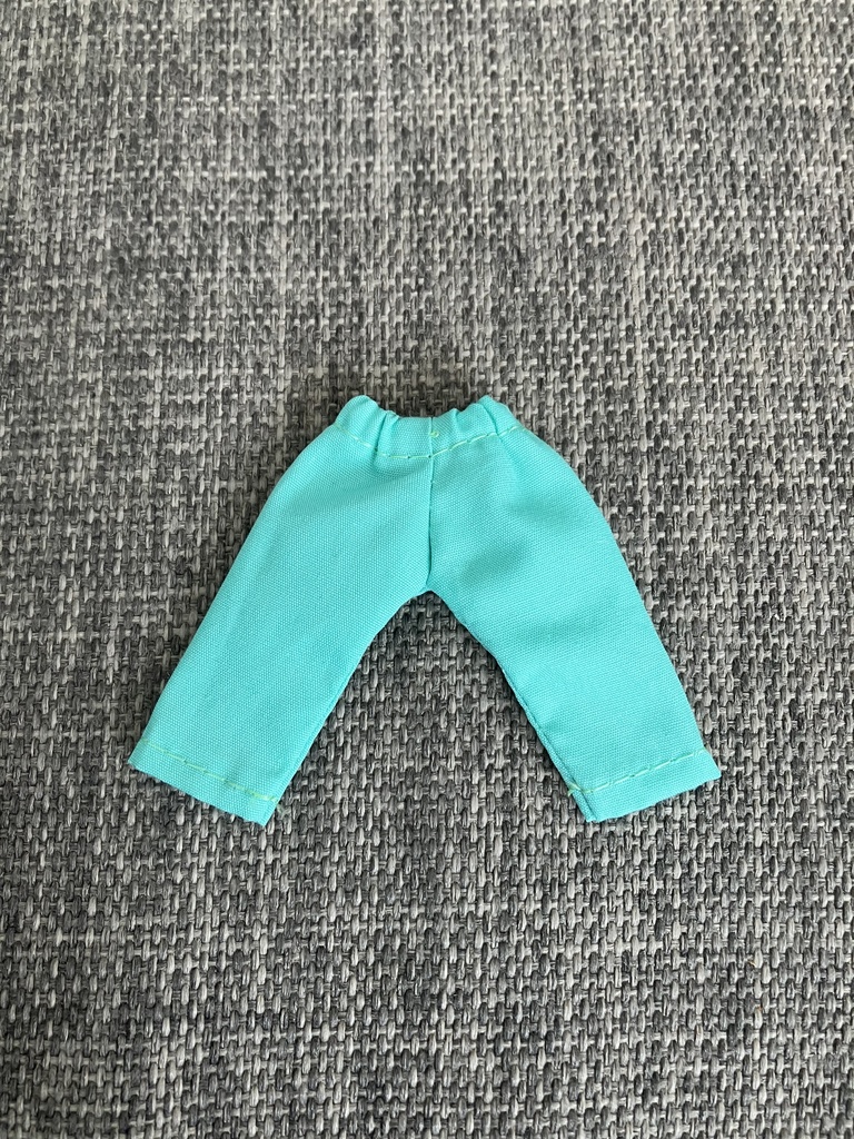 オビツ11  シンプルなパンツ