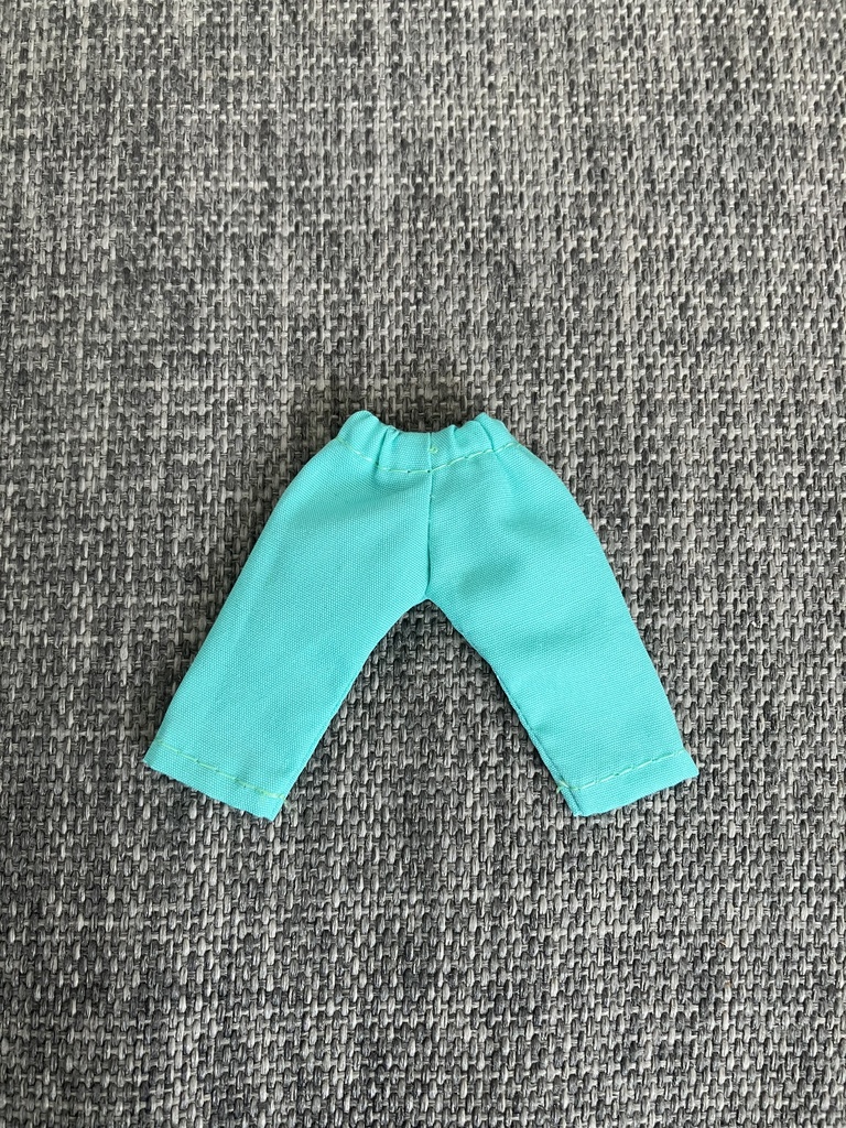 オビツ11  シンプルなパンツ