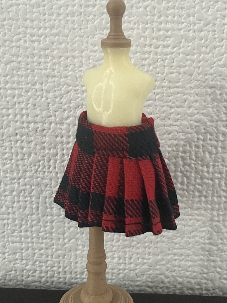 オビツ11  プリーツスカート　赤×黒　チェック