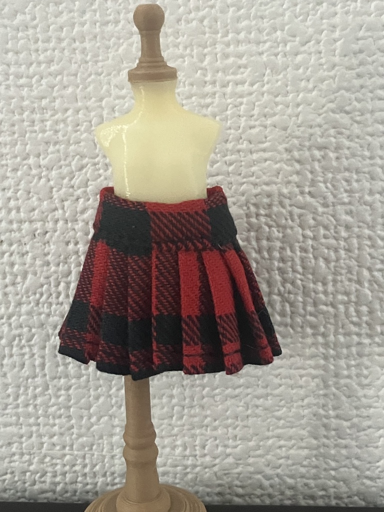 オビツ11  プリーツスカート　赤×黒　チェック