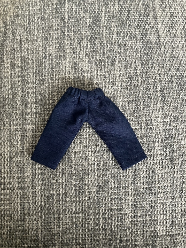 オビツ11  シンプルなパンツ　ネイビー