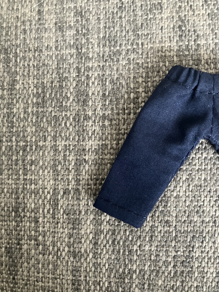 オビツ11  シンプルなパンツ　ネイビー