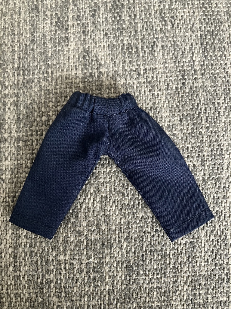 オビツ11  シンプルなパンツ　ネイビー