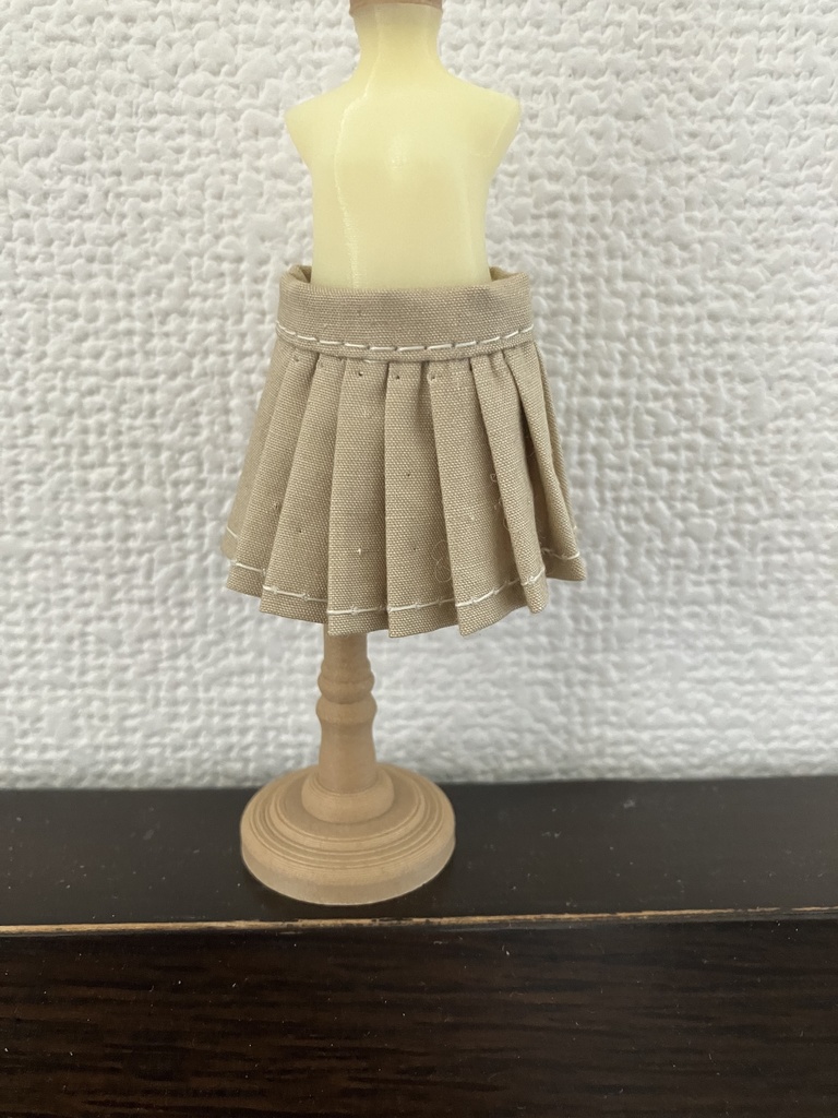 オビツ11  プリーツスカート　ベージュ