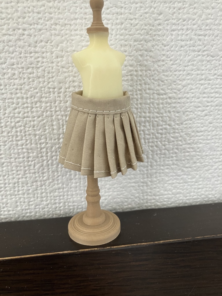 オビツ11  プリーツスカート　ベージュ