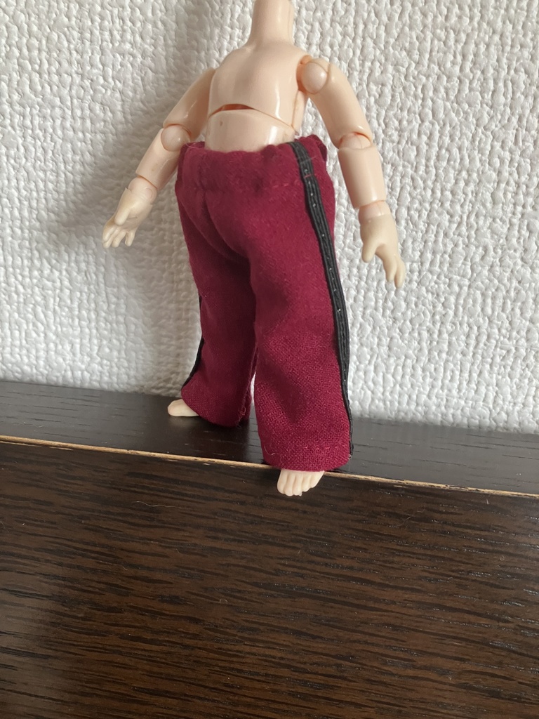 オビツ11  ライン入りジャージパンツ　ボルドー