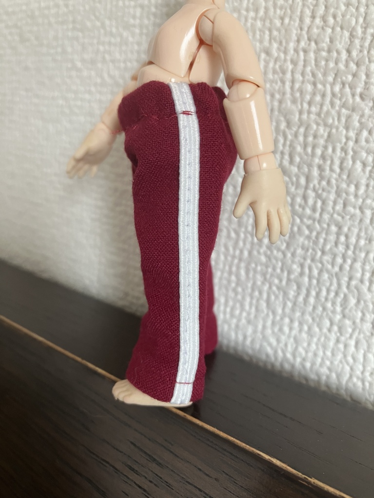 オビツ11  ライン入りジャージパンツ　ボルドー
