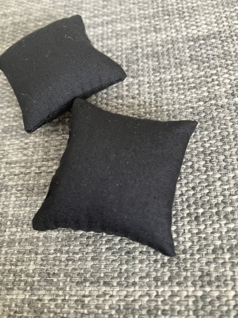 ドール用クッション　2個セット　black