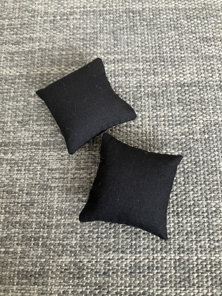 ドール用クッション　2個セット　black