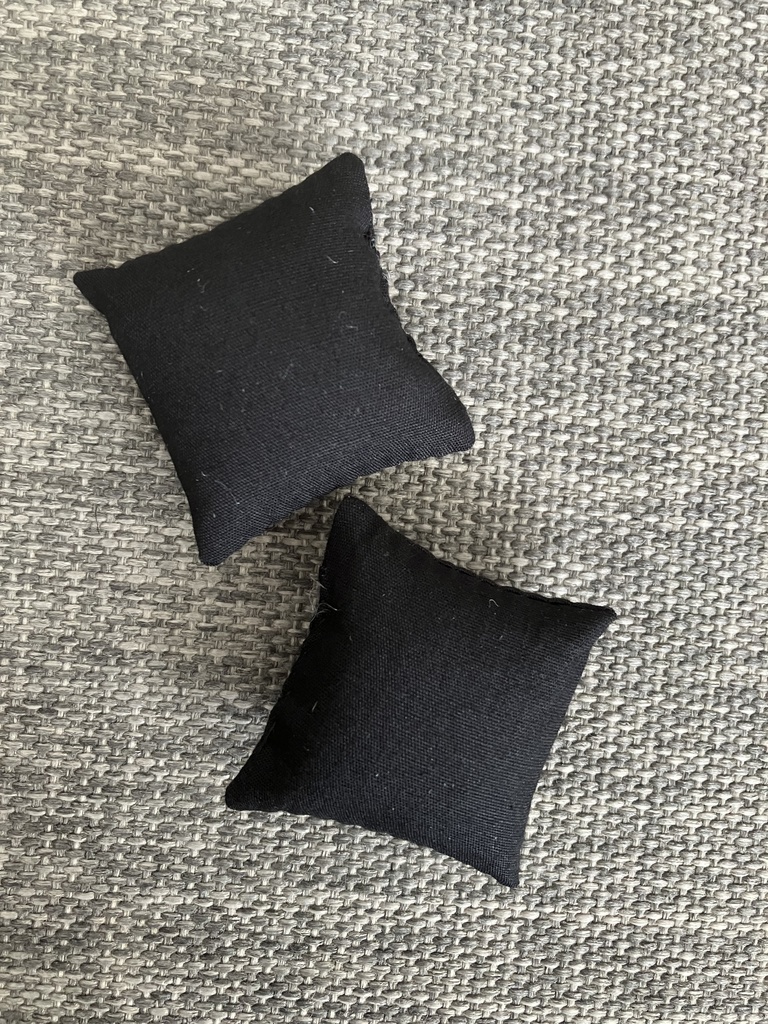 ドール用クッション　2個セット　black