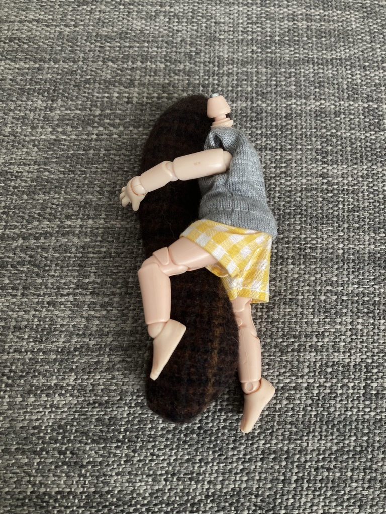 ドール用　抱き枕　brown