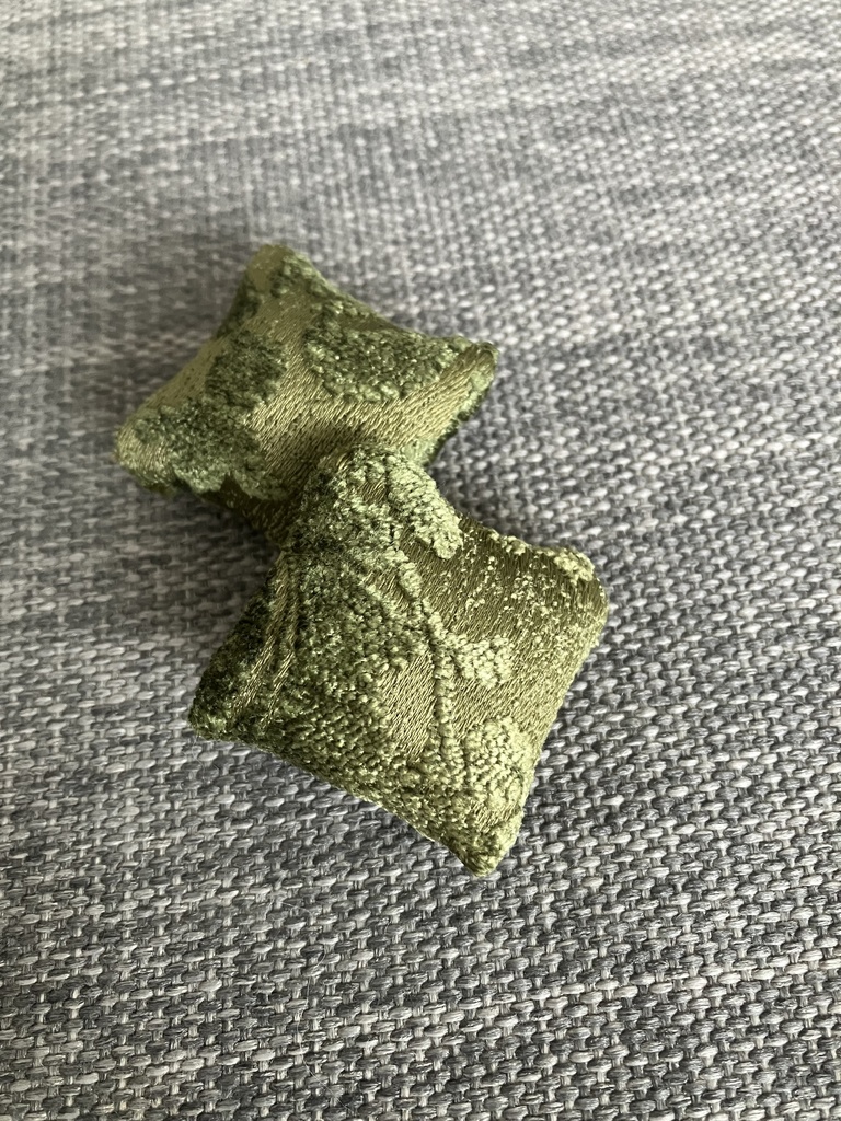 高級感溢れるドール用クッション　green