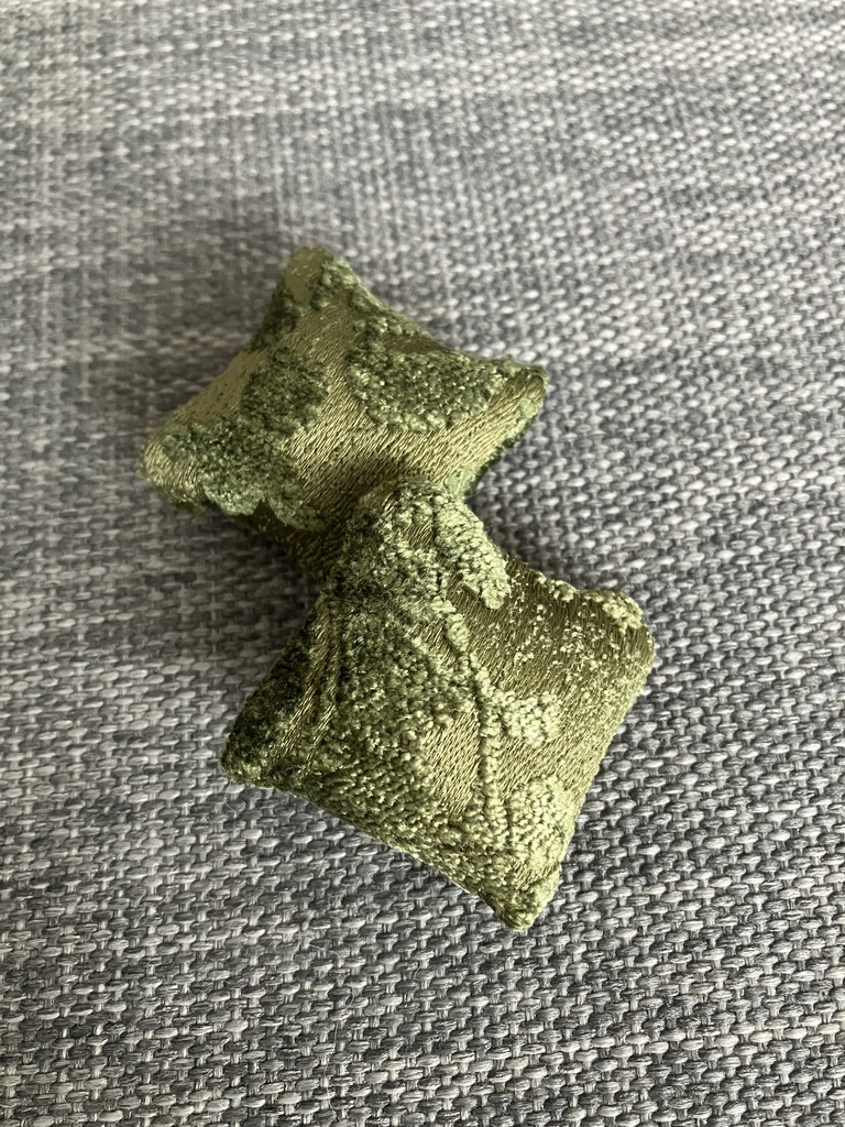 高級感溢れるドール用クッション　green
