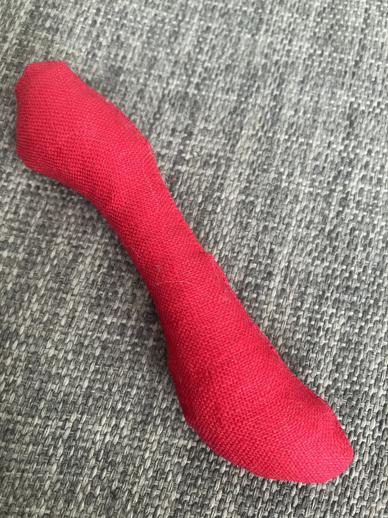 上質な麻のドール用抱き枕　レッド
