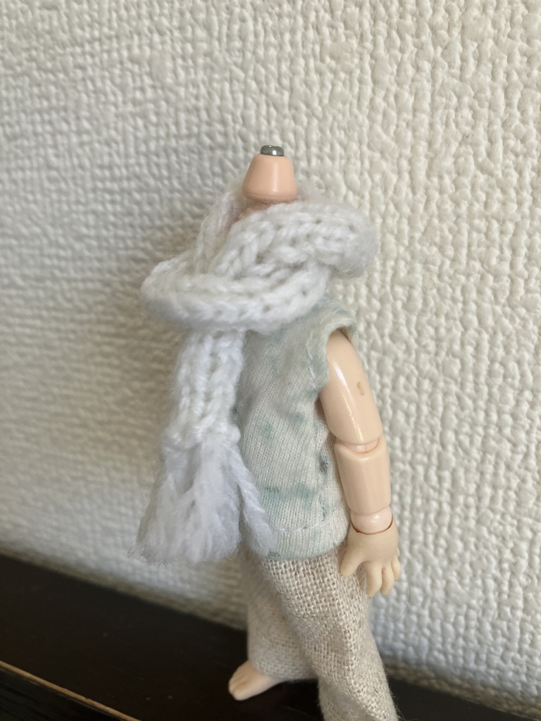 オビツ11 手編みのマフラー　white