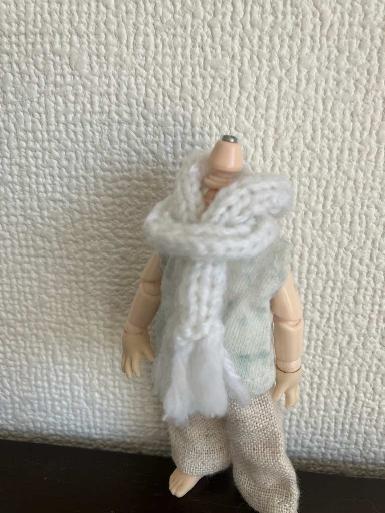 オビツ11 手編みのマフラー　white