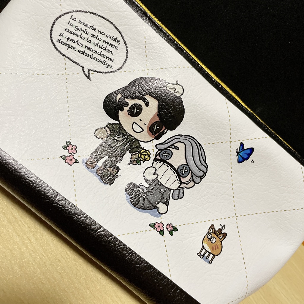 探納 合皮製三角ポーチ