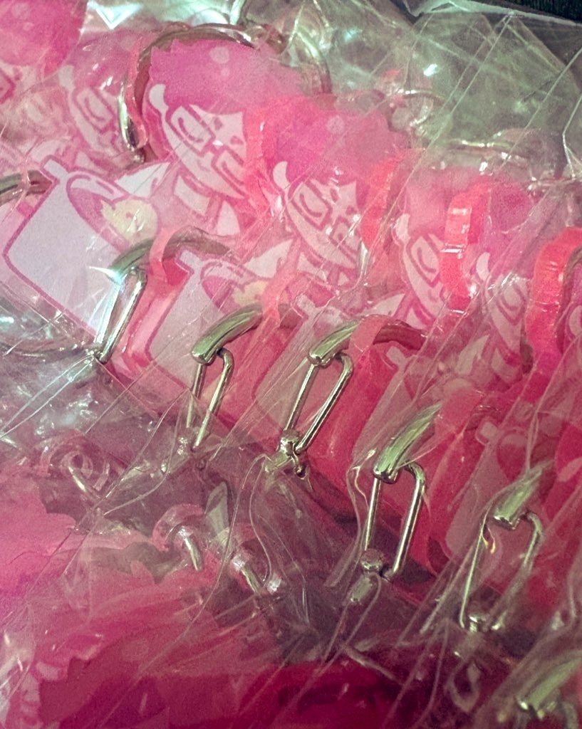 お疲れあかーし蛍光ピンクアクキー