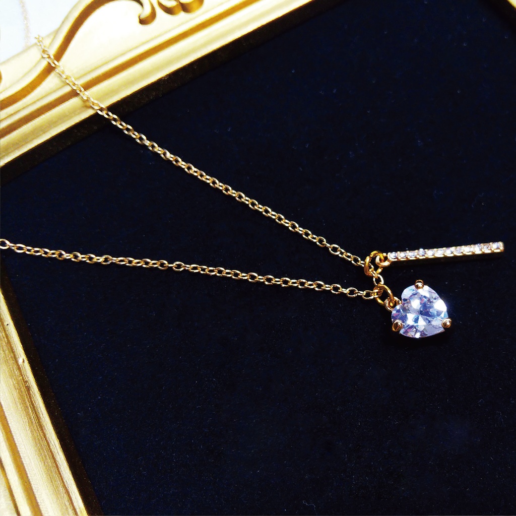 ネックレス アクセサリー ジルコニア レディース スワロフスキー 金属アレルギー スワロ ライトローズ ピンク ライト ギフト プレゼント 誕生日 記念日 クリスマス バタフライ ジュエリークリップ ゴールド 新品 ラッピング 蝶 バタフライ