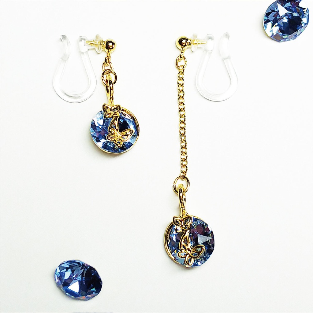 新品 ライトサファイア ノンホールピアス 樹脂 ピアス スワロフスキー スワロ